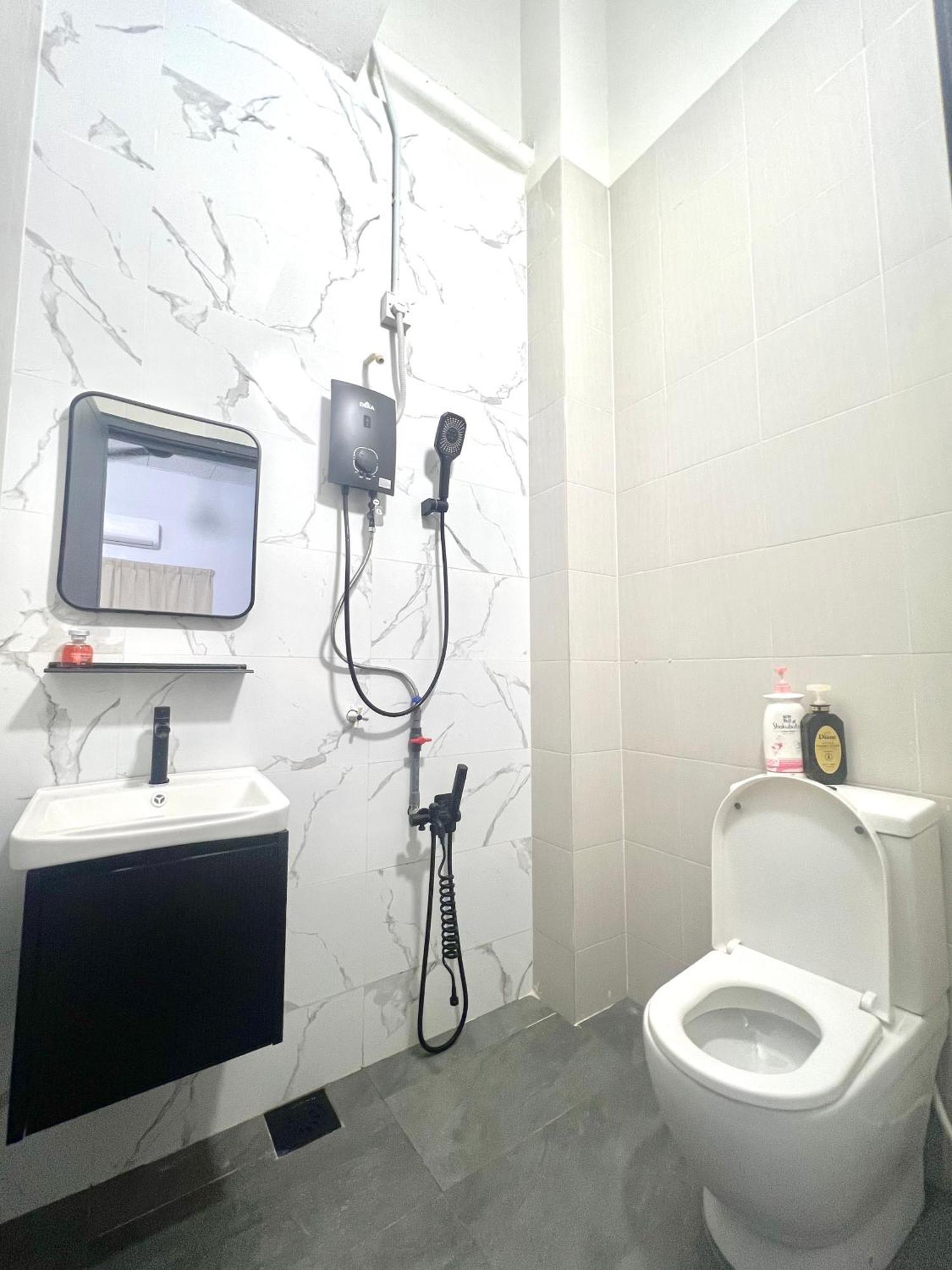 Quayside Cove Homestay - Corner House, Shah Alam Rimbayu Netflix Syok Tv Bbq Kültér fotó